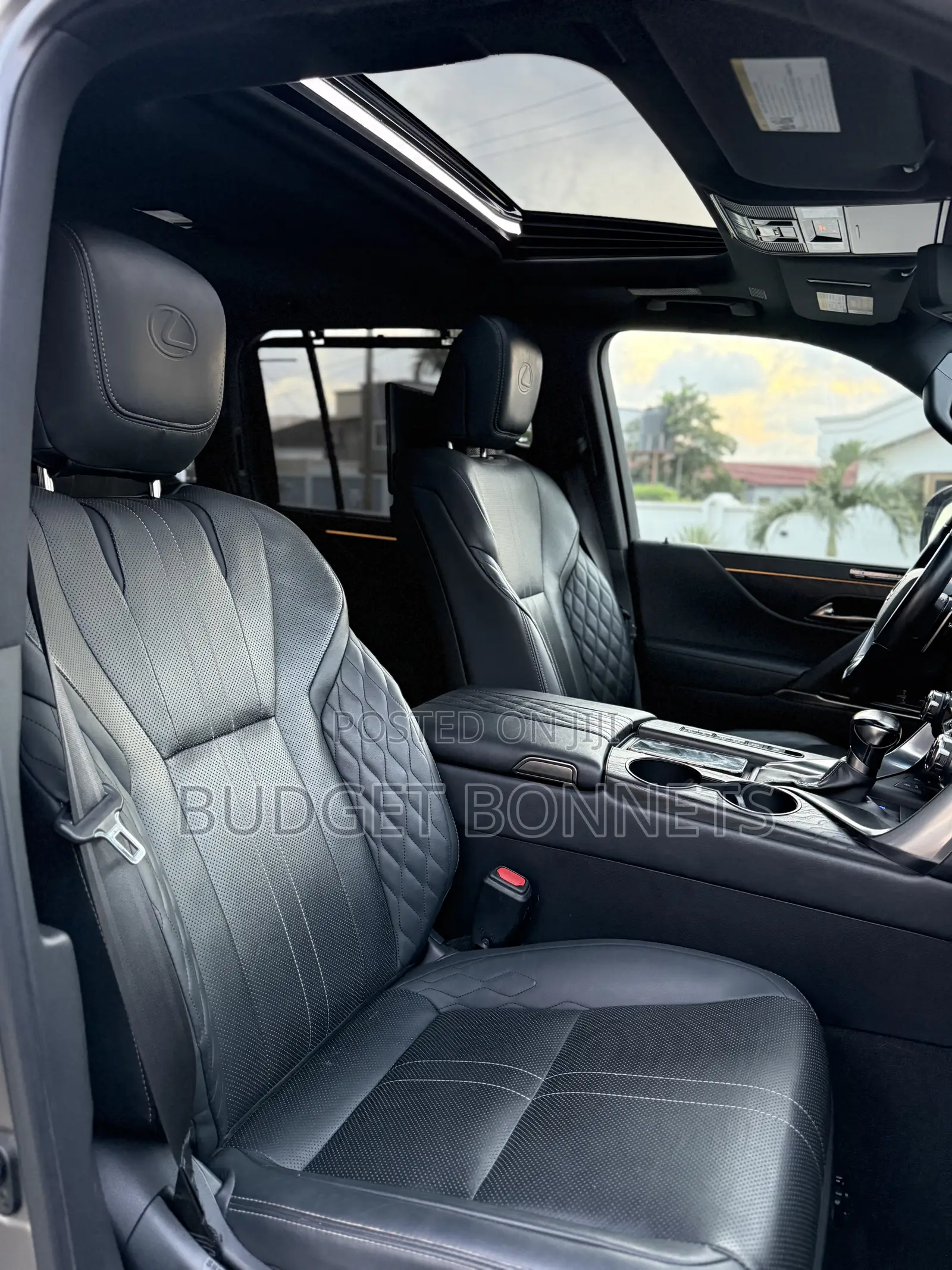 Lexus LX 600 2023 Gold