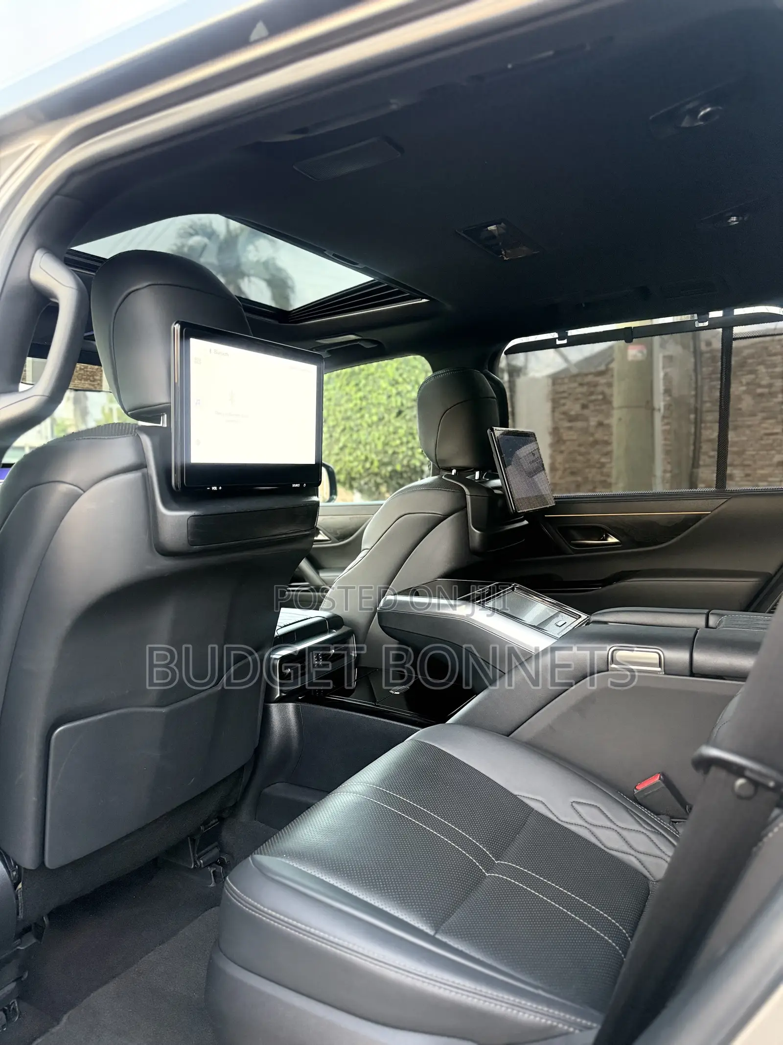 Lexus LX 600 2023 Gold