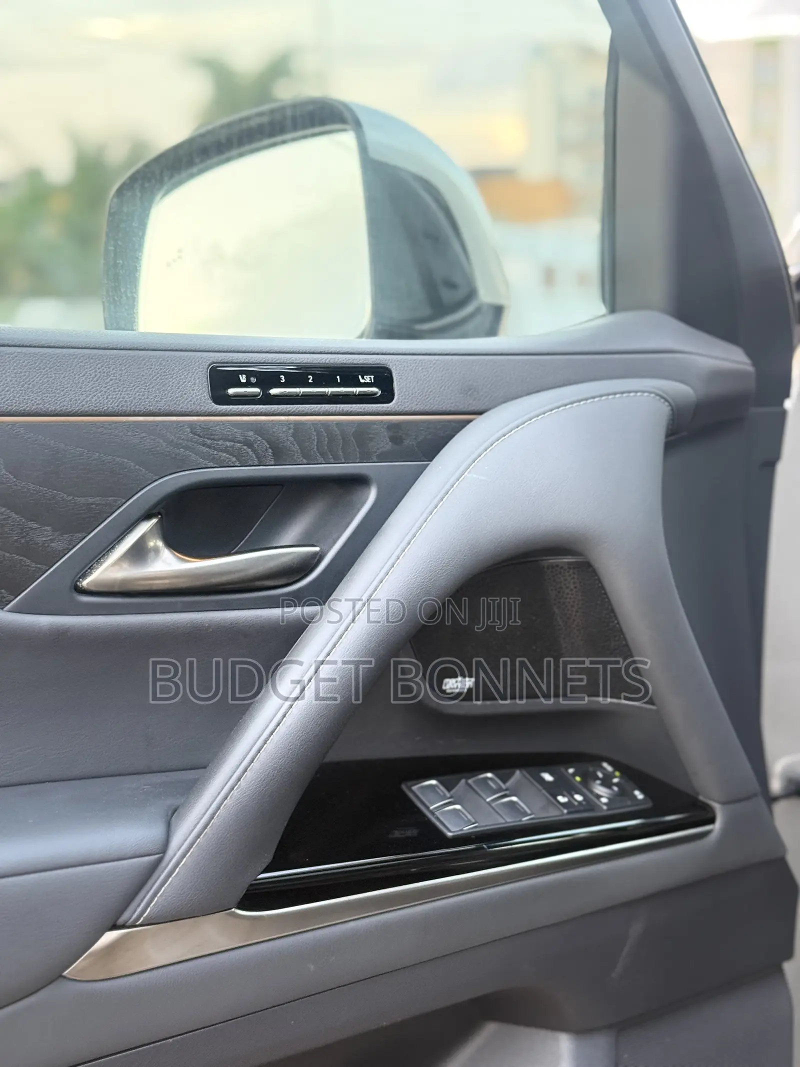 Lexus LX 600 2023 Gold