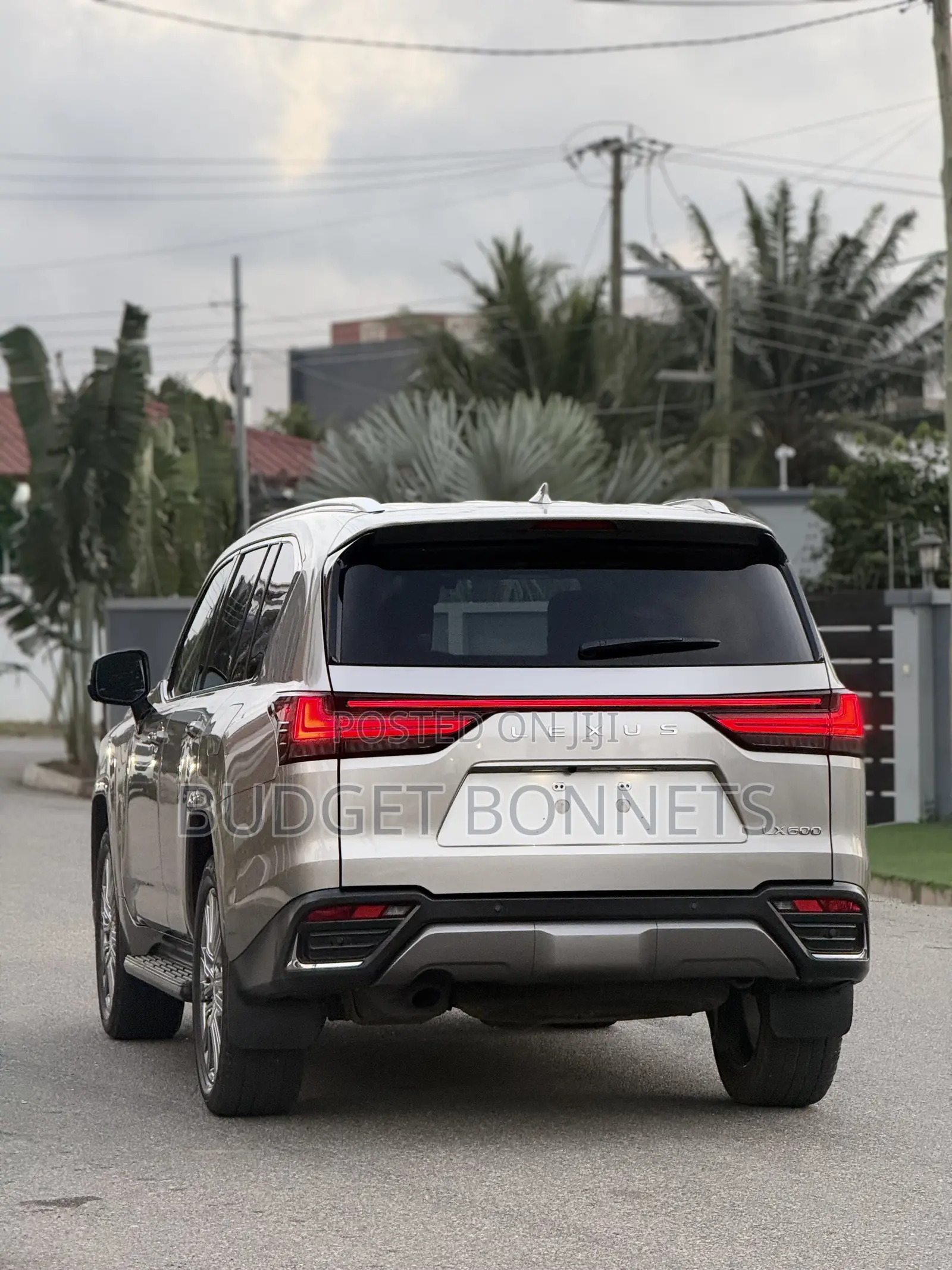 Lexus LX 600 2023 Gold