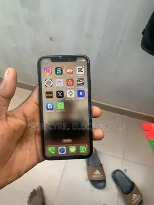 Apple iPhone X 64 GB Black