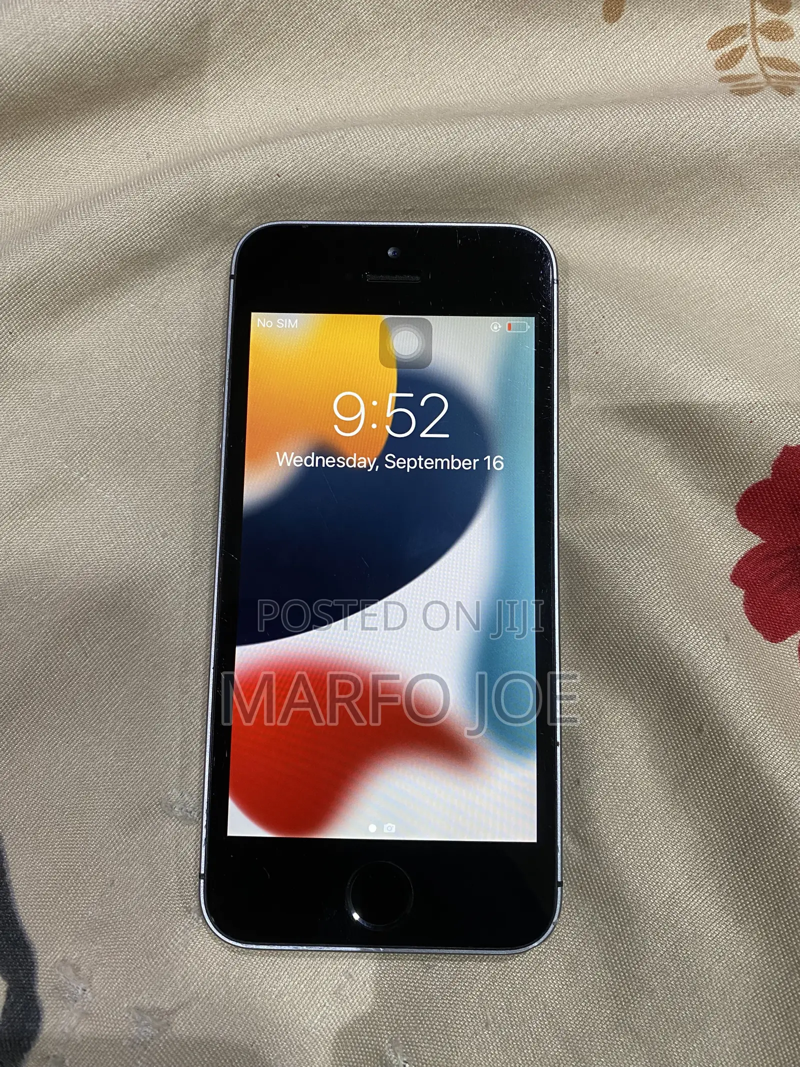 Apple iPhone SE 64 GB Silver