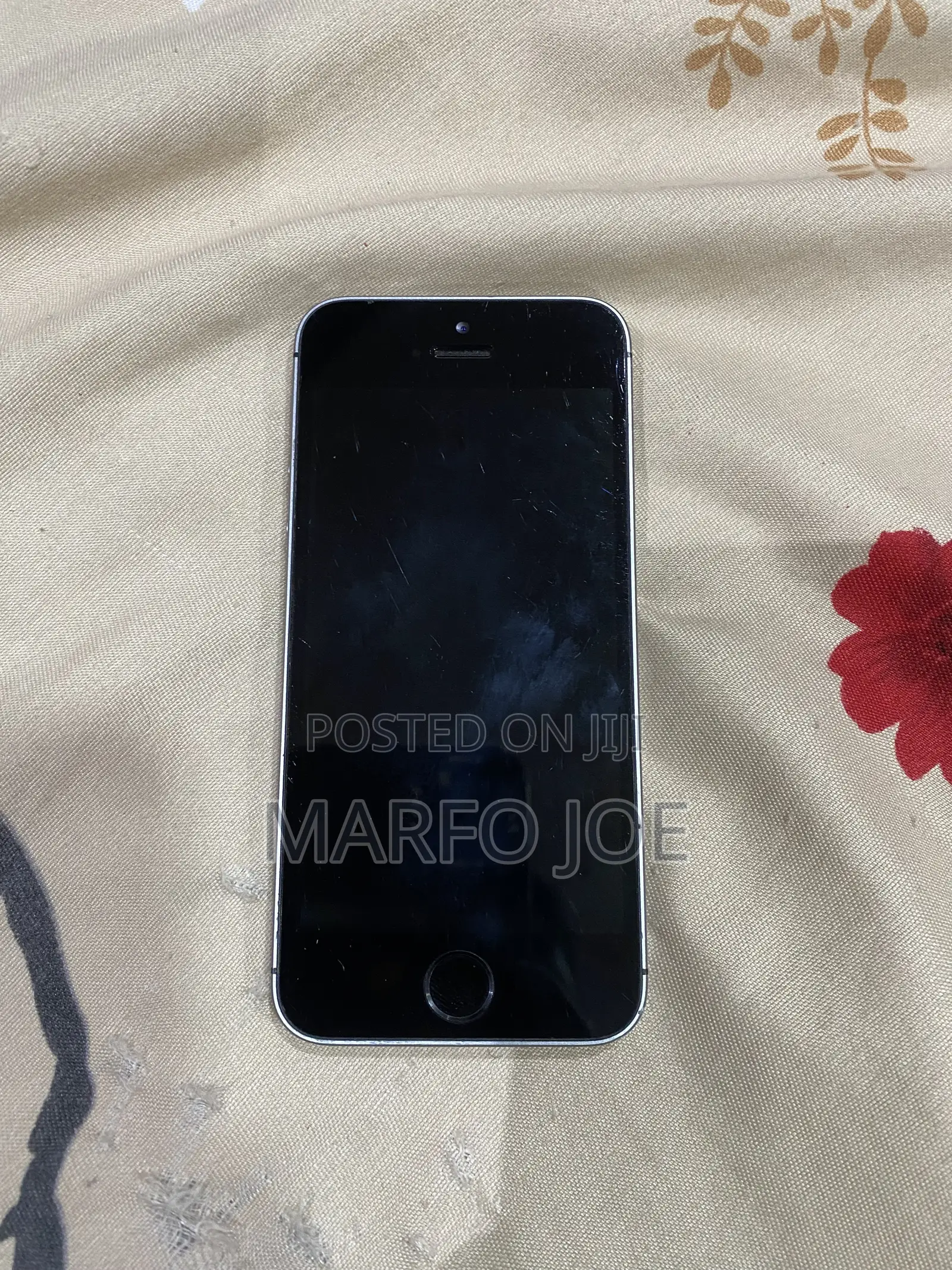 Apple iPhone SE 64 GB Silver