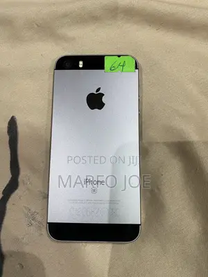 Apple iPhone SE 64 GB Silver