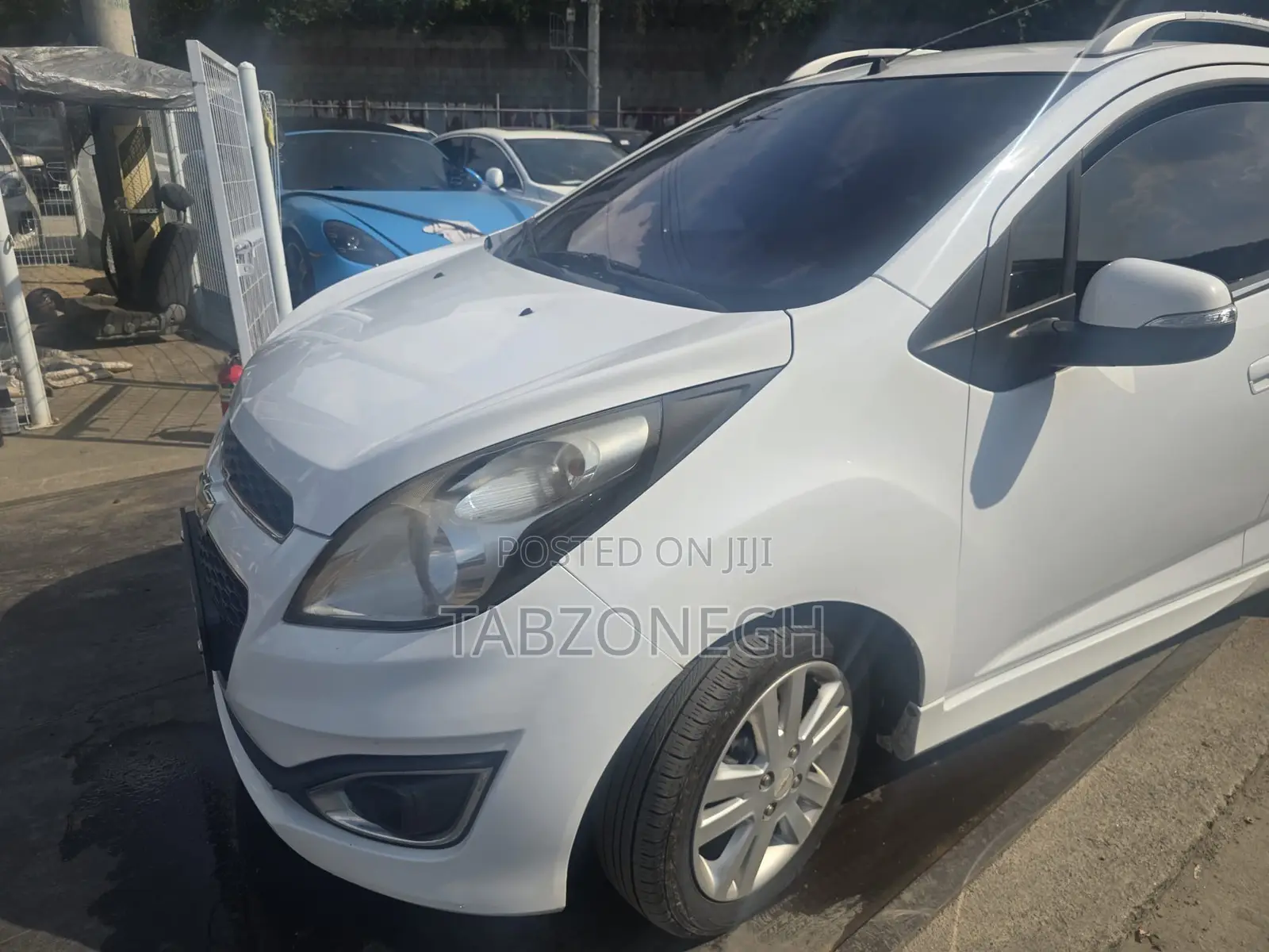 Chevrolet Spark 2LT 4dr Hatchback (1.2L 4cyl CVT) 2014 White