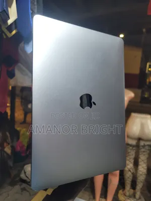 Laptop Apple MacBook Pro 2020 16GB Intel Core i5 SSD 512GB