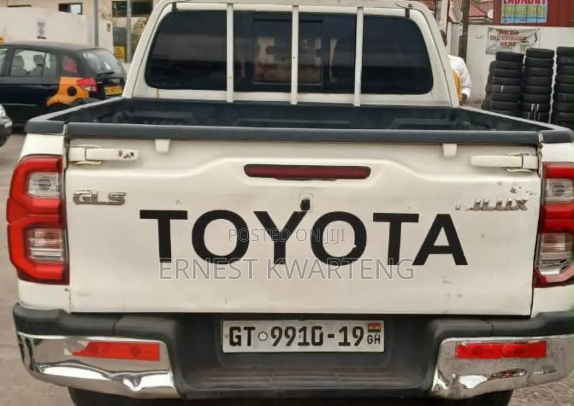 Toyota Hilux 2019 White