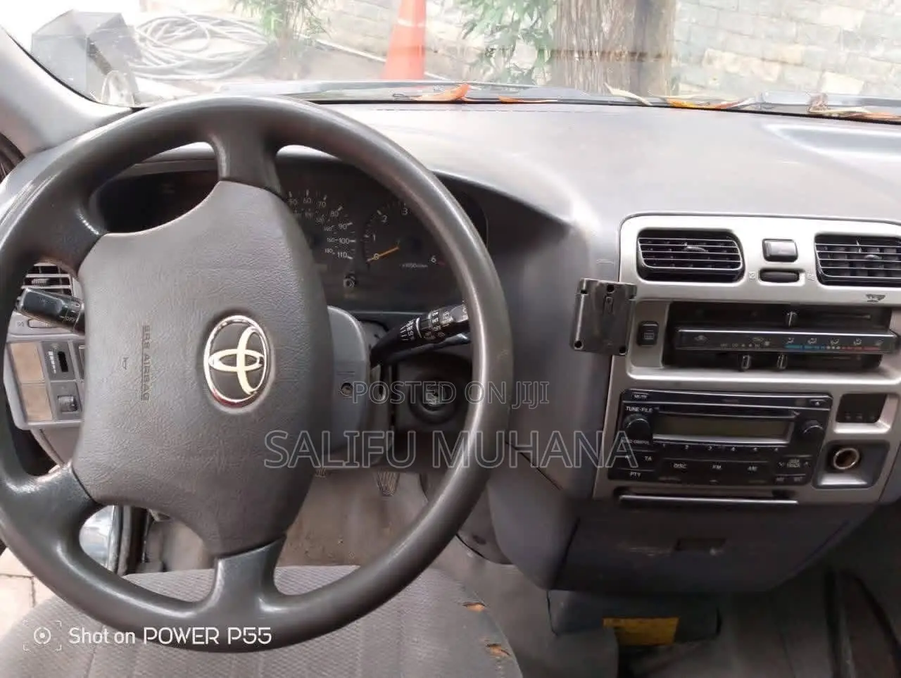 Toyota HiAce 2004 Black