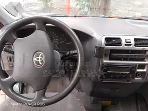 Toyota HiAce 2004 Black