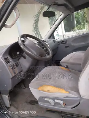Toyota HiAce 2004 Black