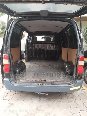 Toyota HiAce 2004 Black