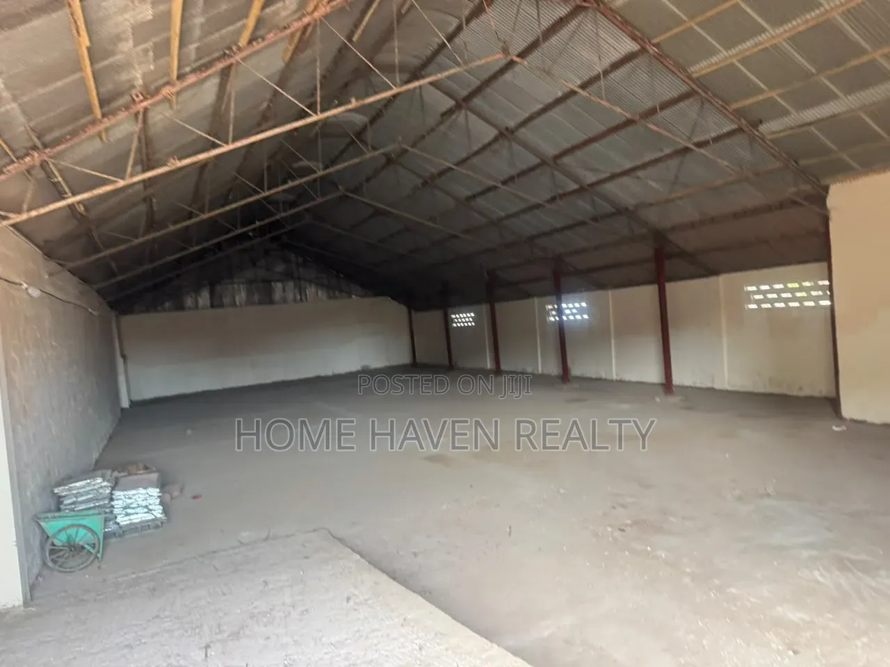 1250 Square Meter Warehouse for Rent at Circle Avenor