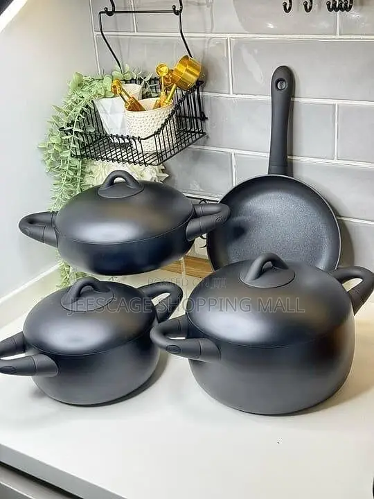 Matte Black Cookware Set (4-Piece)