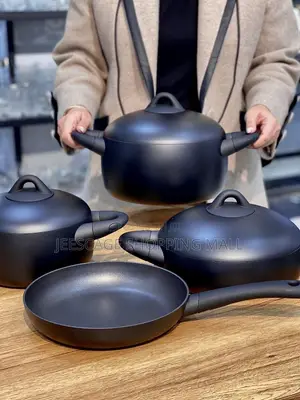 Matte Black Cookware Set (4-Piece)
