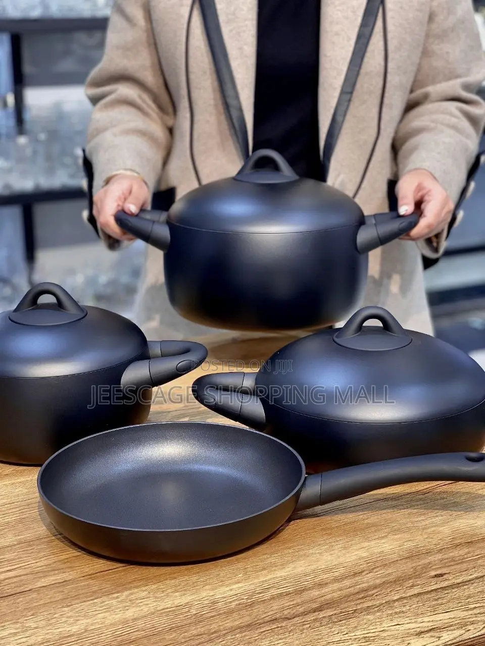 Matte Black Cookware Set (4-Piece)