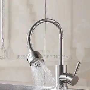 Chrome Single Handle Kitchen Faucet With Flexible Sprayer