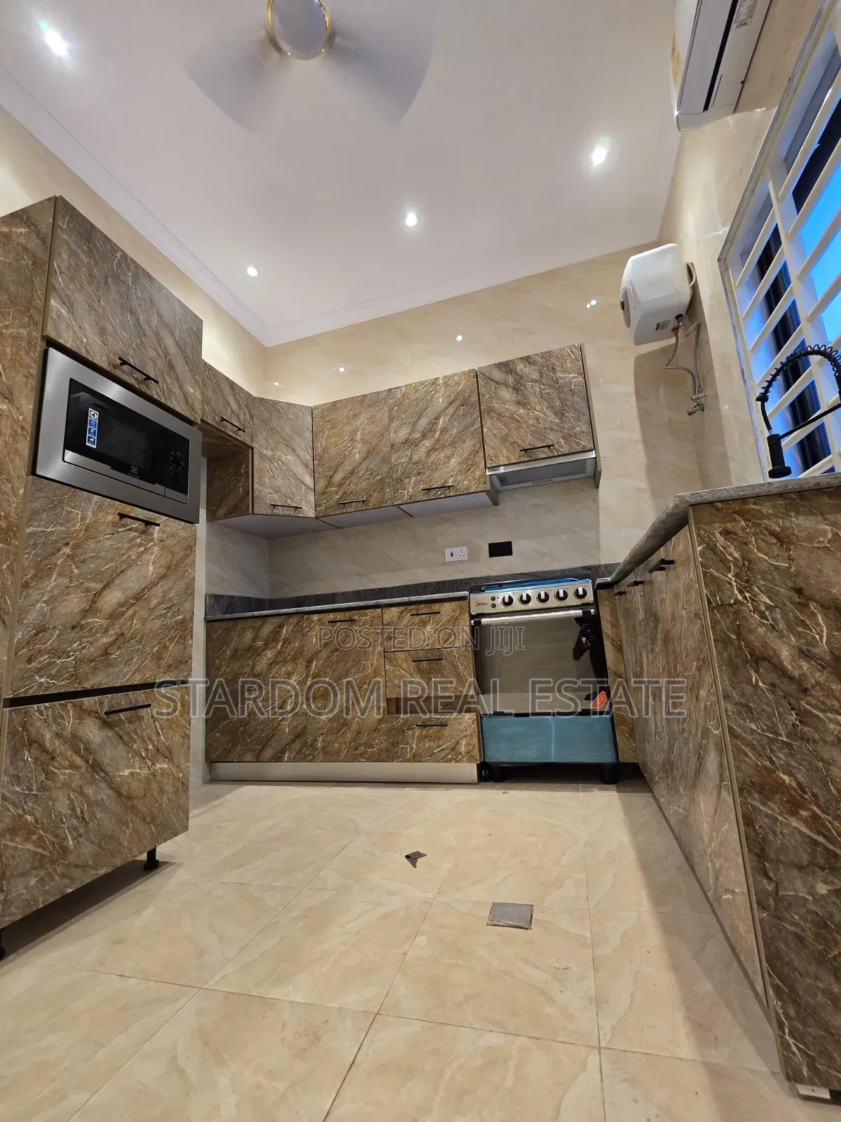 3bdrm Bungalow in Baatsona Spintex for sale