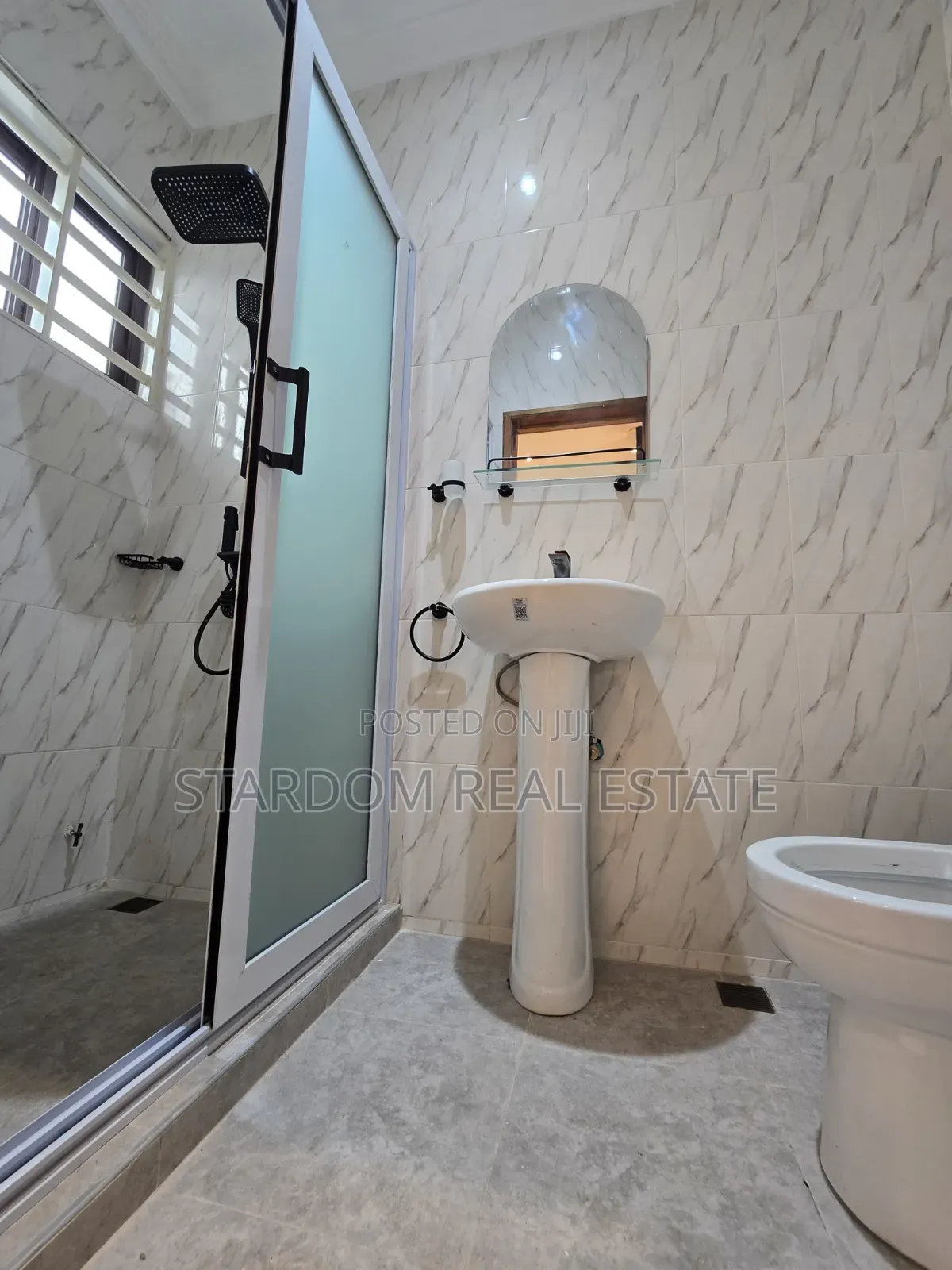 3bdrm Bungalow in Baatsona Spintex for sale