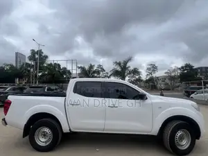 Nissan Navara 2019 White