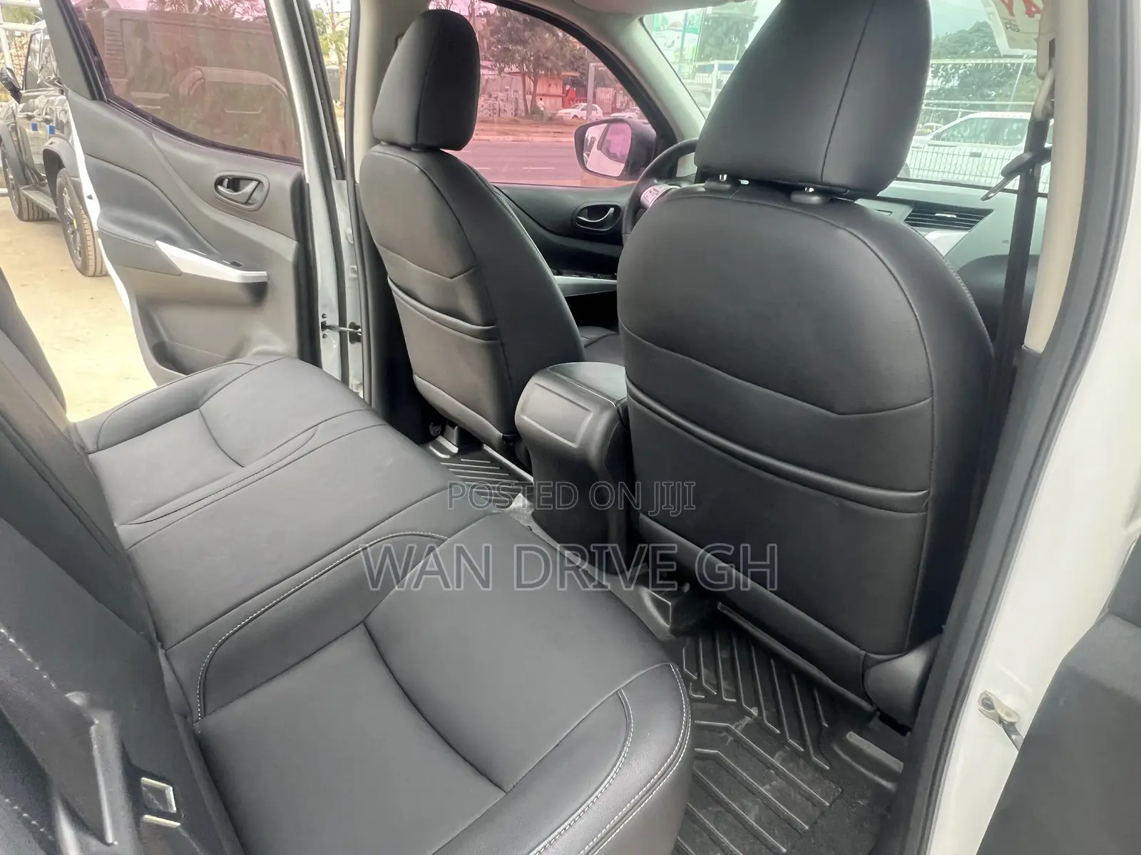 Nissan Navara 2019 White