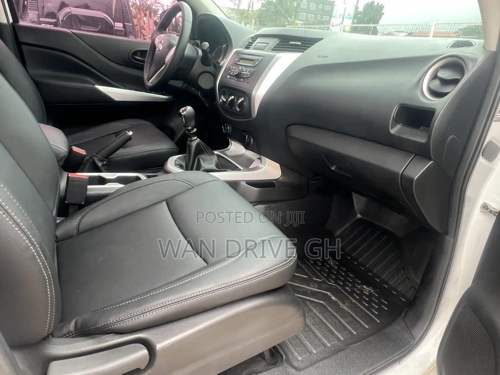 Nissan Navara 2019 White