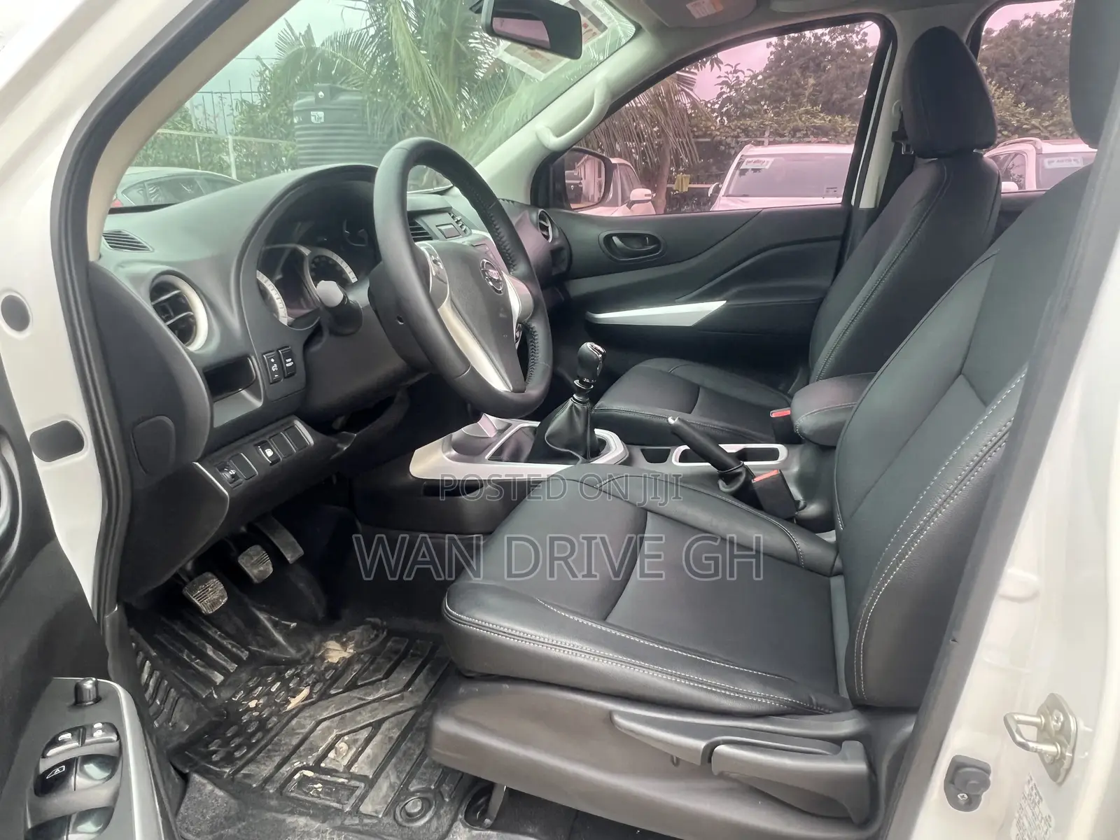 Nissan Navara 2019 White