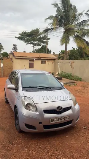 Toyota Vitz 1.3 AWD 5dr 2010 Blue