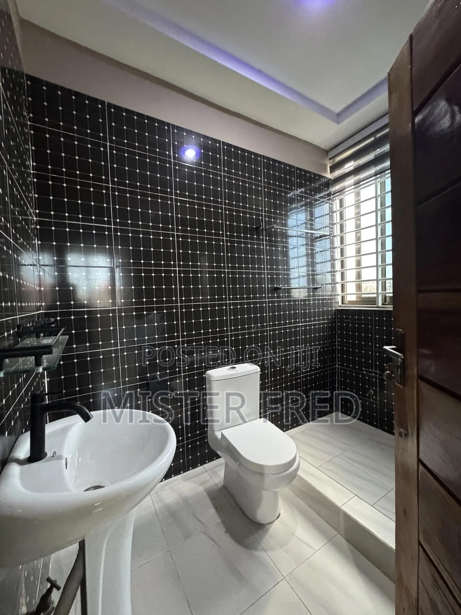 2bdrm Apartment in Whitecross, Weija for rent