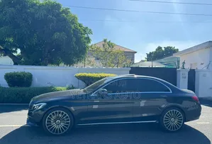 Mercedes-Benz C300 2018 Black
