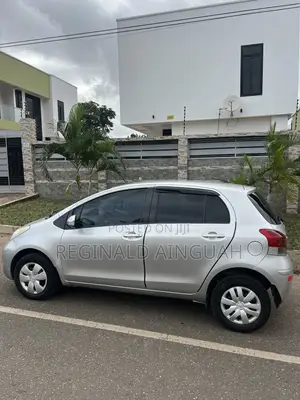 Toyota Vitz 1.3 FWD 5dr 2008 Silver