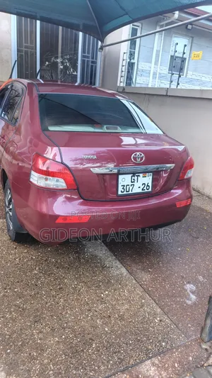 Toyota Belta 2011 Red