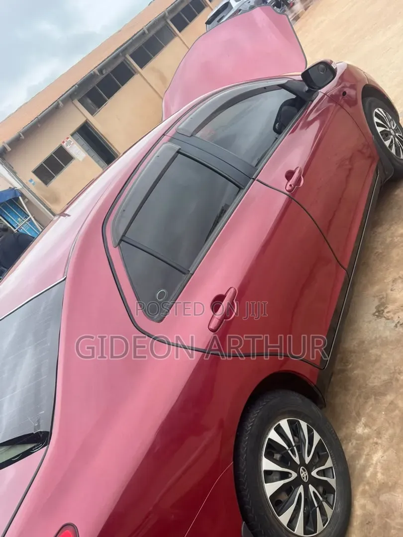 Toyota Belta 2011 Red