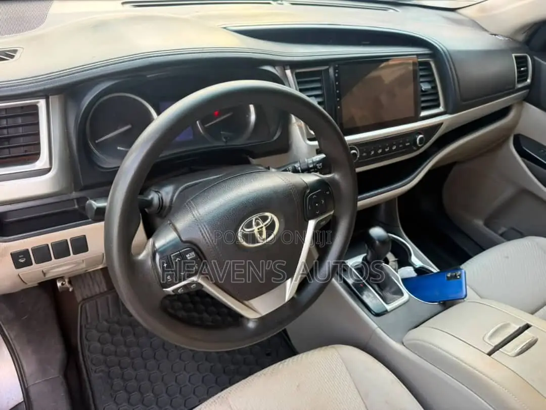 Toyota Highlander 2016