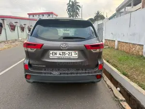 Toyota Highlander 2016