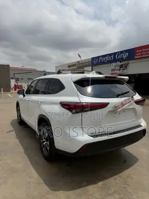 Toyota Highlander 2023 White