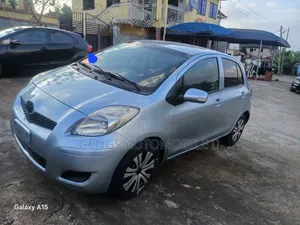 Toyota Vitz 2010 Red
