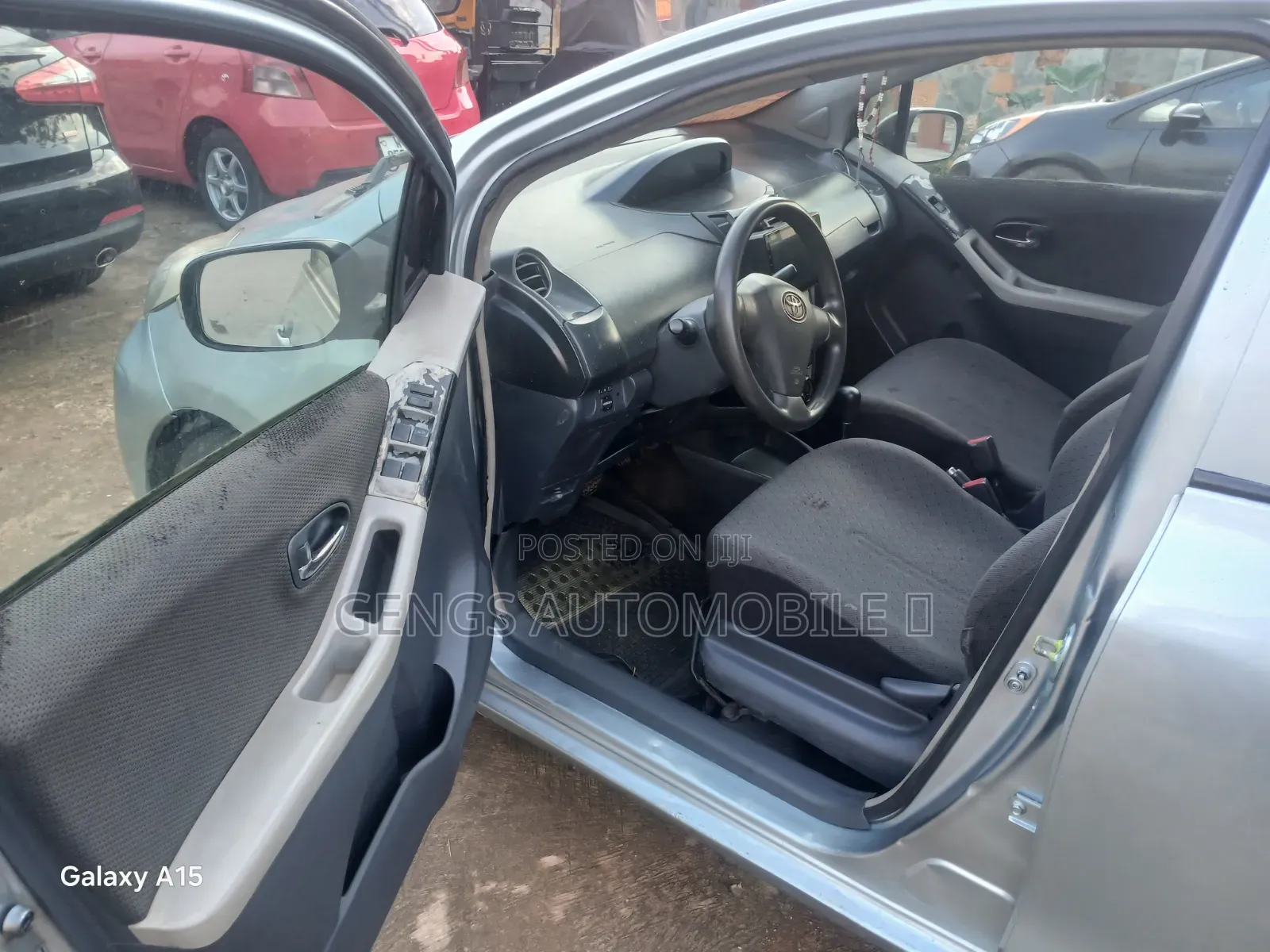 Toyota Vitz 2010 Red