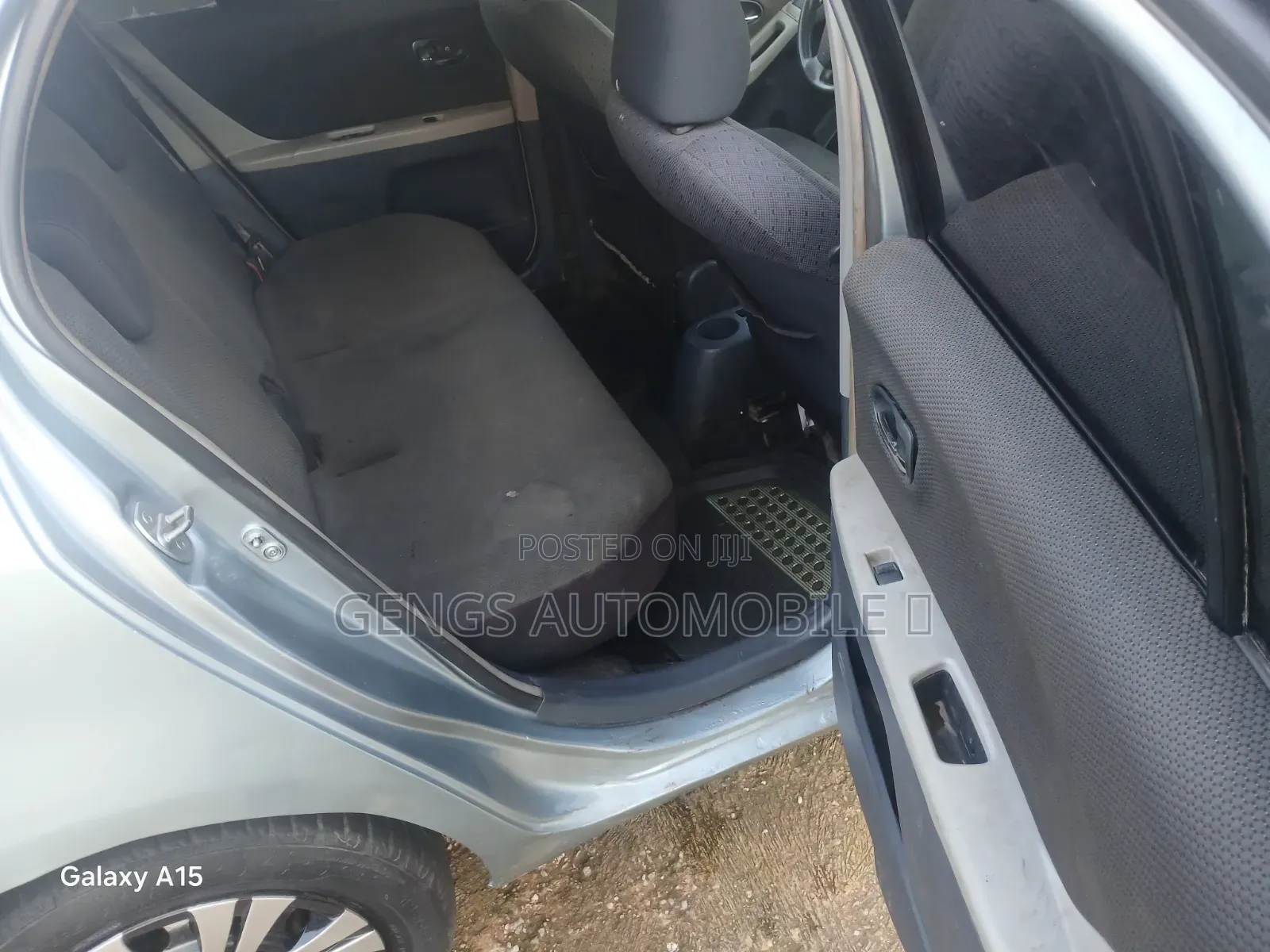 Toyota Vitz 2010 Red