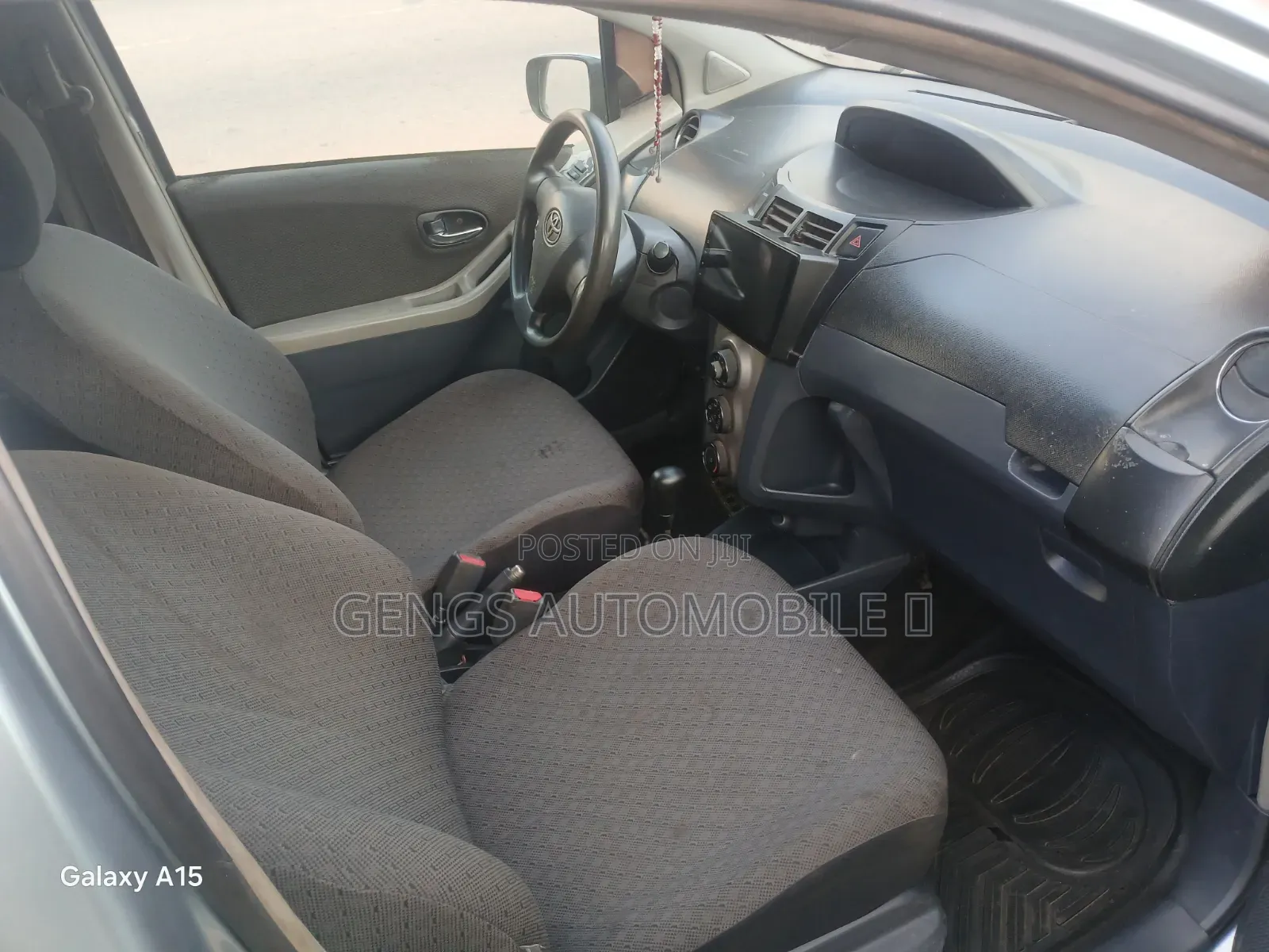 Toyota Vitz 2010 Red
