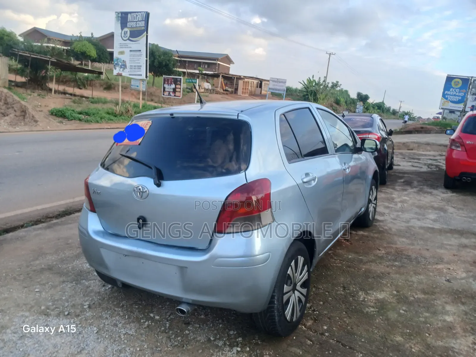 Toyota Vitz 2010 Red
