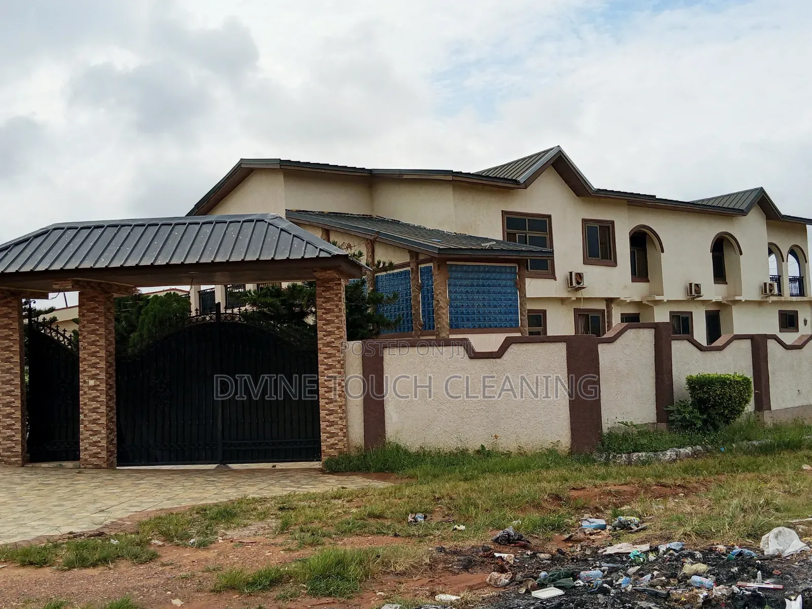12bdrm House in Divine Touch Homely, Kumasi Metropolitan for sale