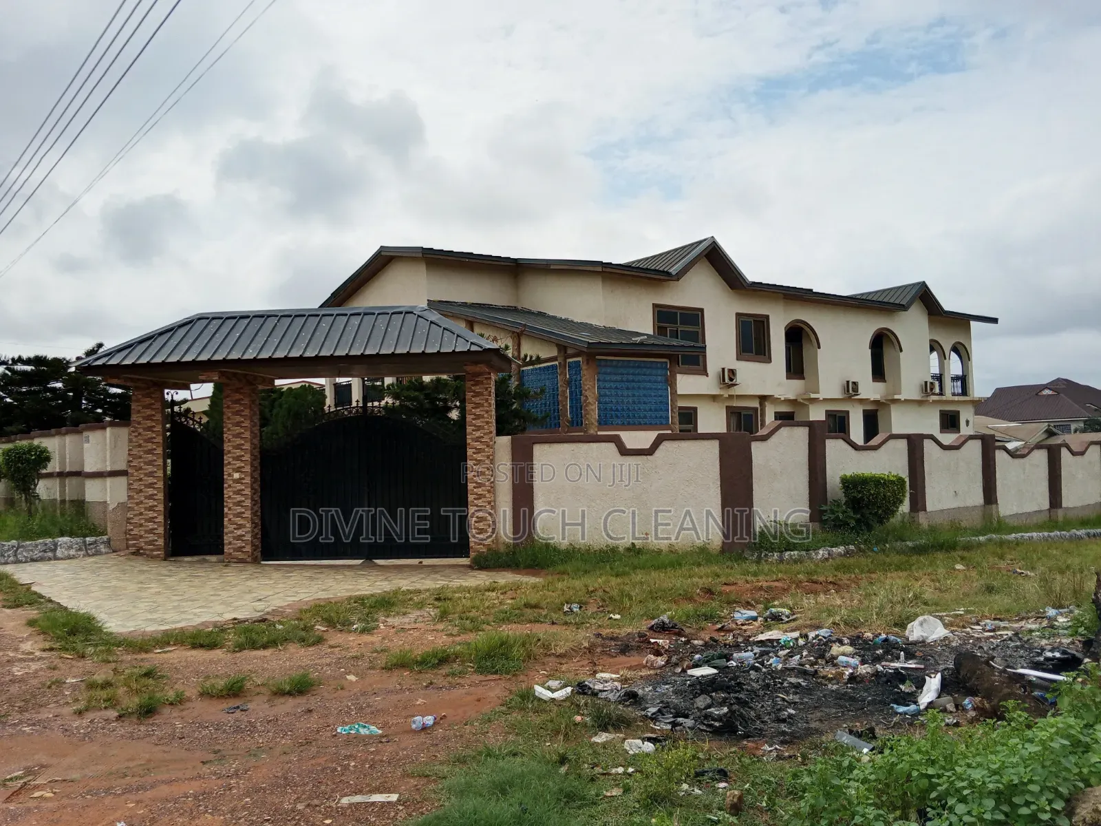12bdrm House in Divine Touch Homely, Kumasi Metropolitan for sale