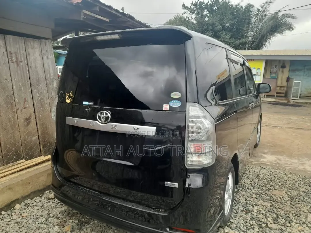 Toyota Voxy 2012 Black