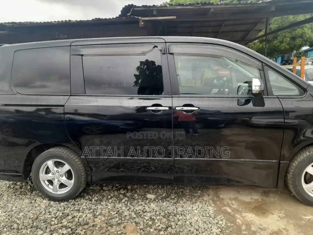 Toyota Voxy 2012 Black