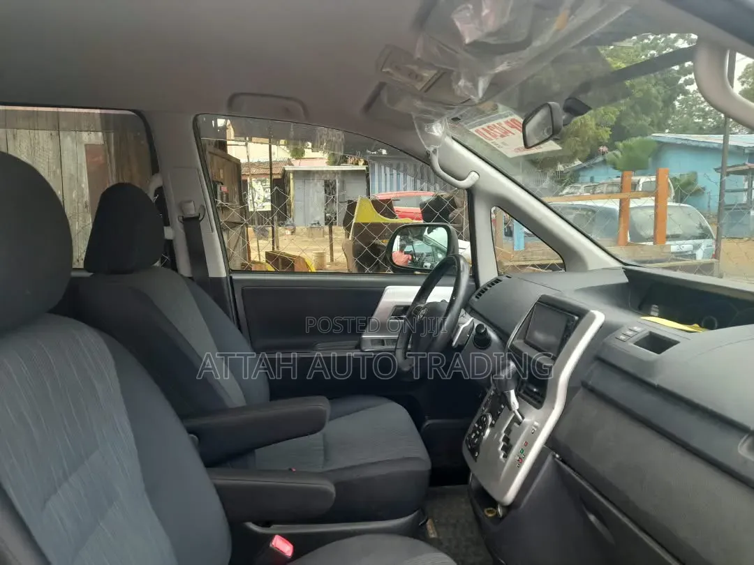 Toyota Voxy 2012 Black