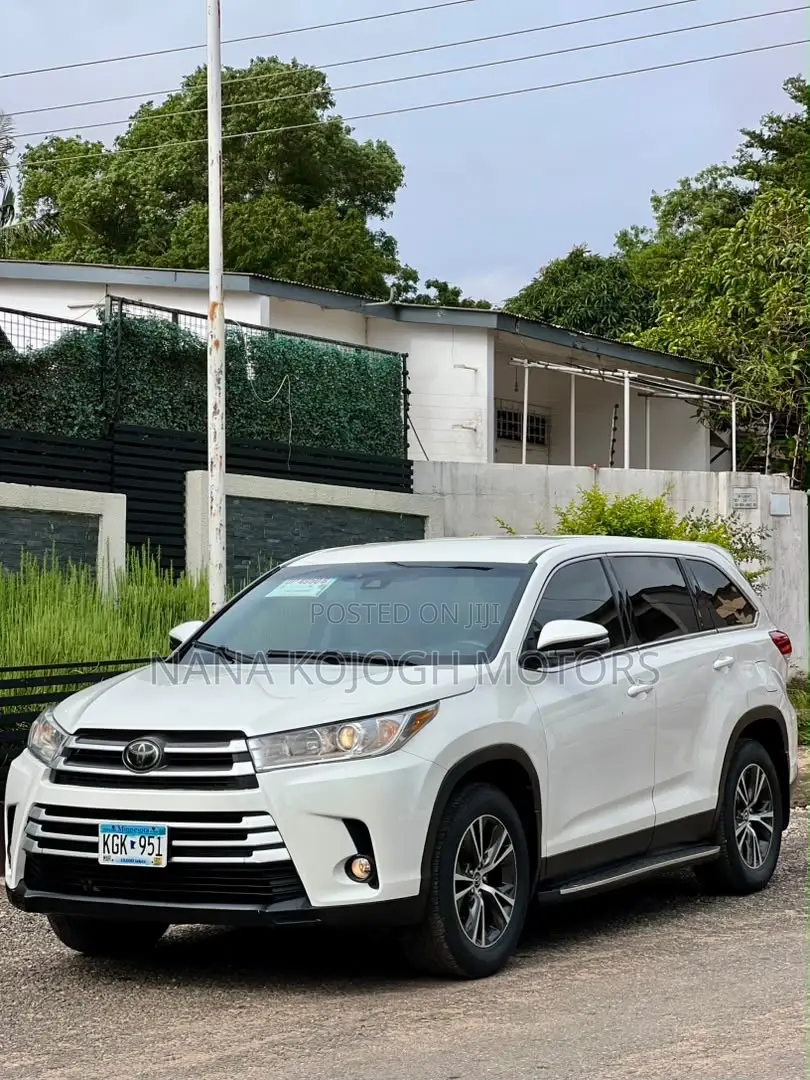 Toyota Highlander SE 2019 White