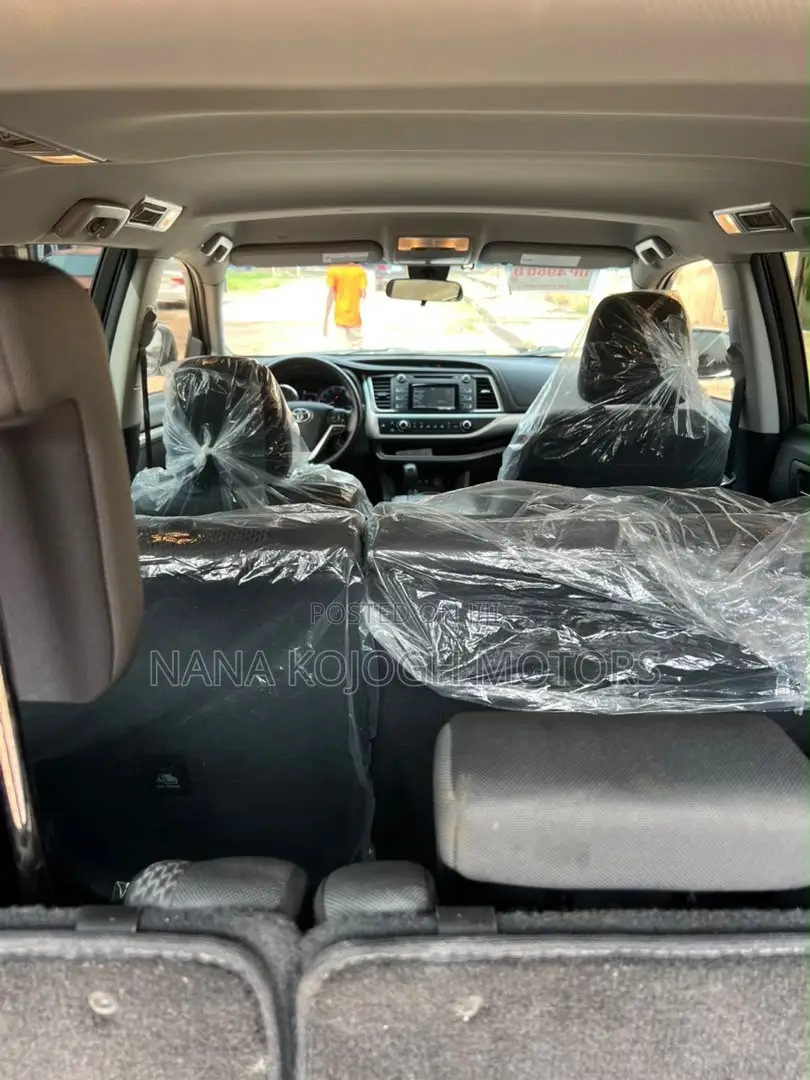 Toyota Highlander SE 2019 White