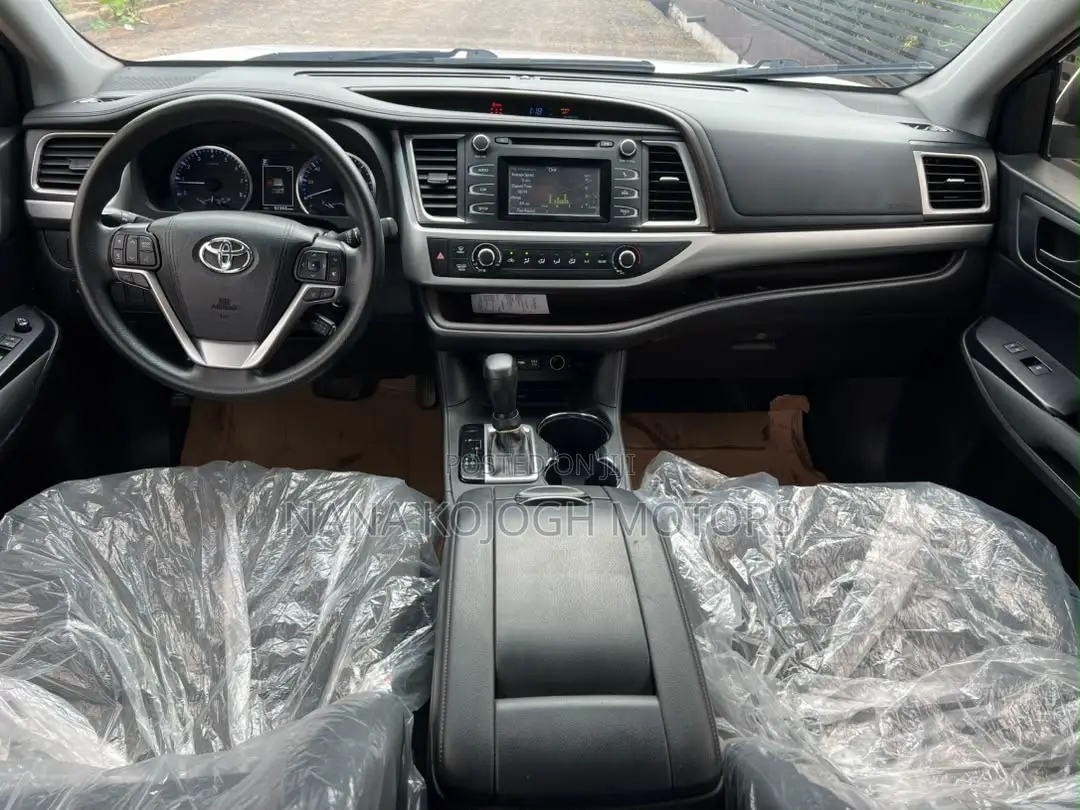 Toyota Highlander SE 2019 White
