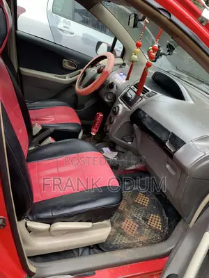 Toyota Vitz 1.3 AWD 5dr 2010 Red