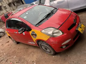 Toyota Vitz 1.3 AWD 5dr 2010 Red